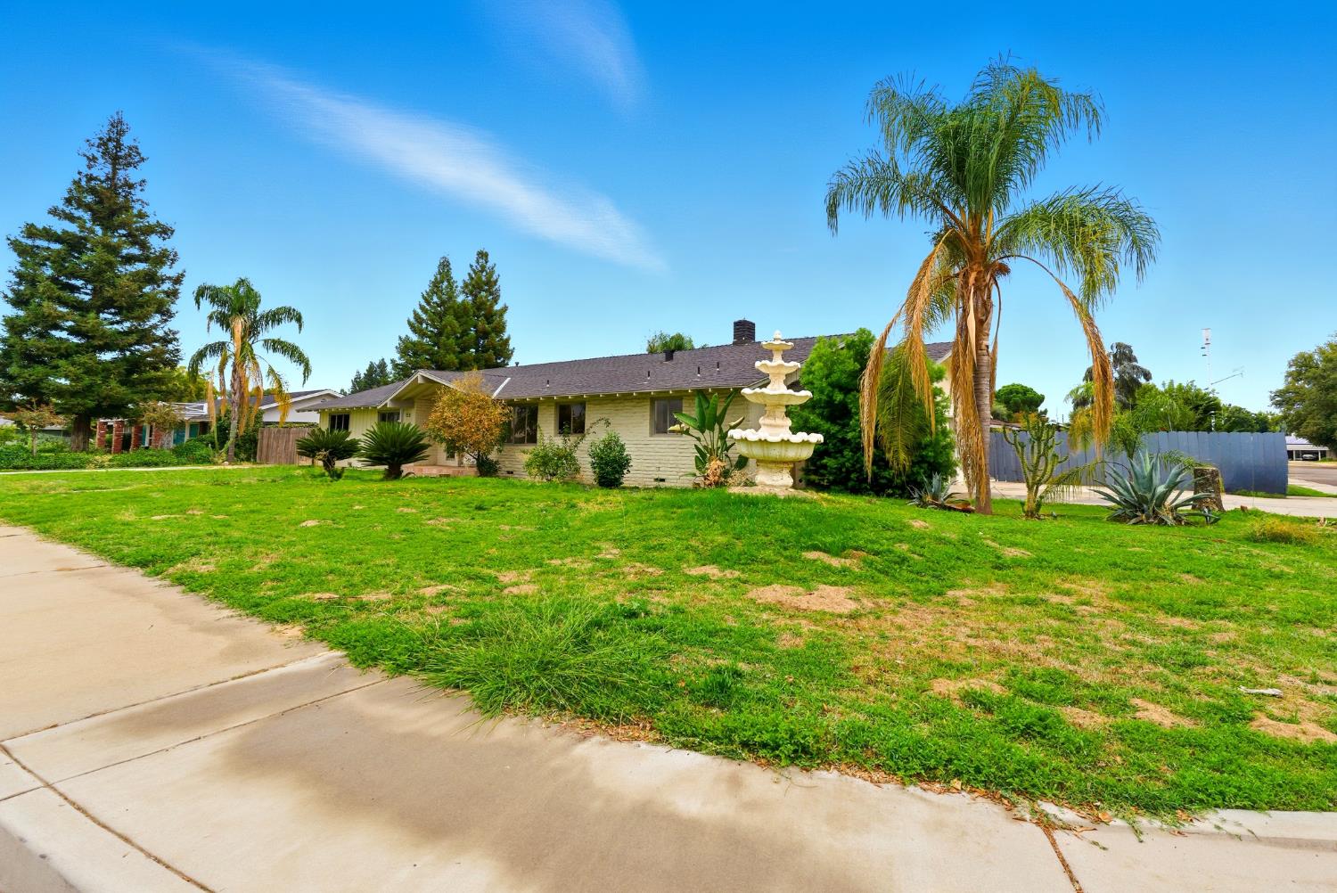 2579 Almond Ave, Sanger, CA 93657