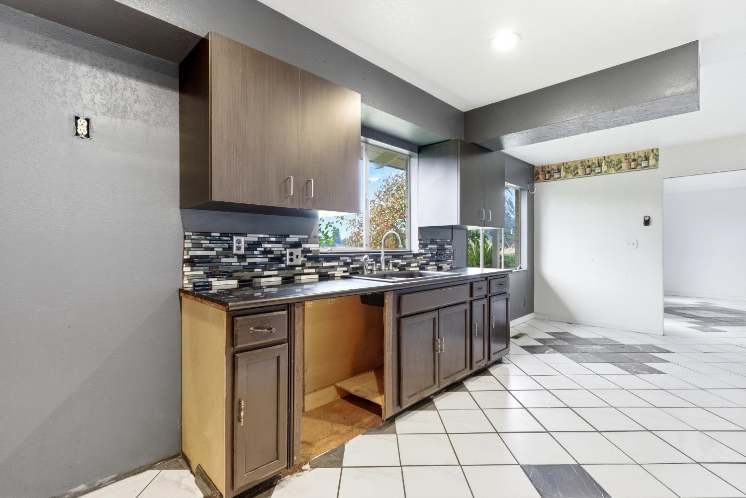 2579 Almond Ave, Sanger, CA 93657