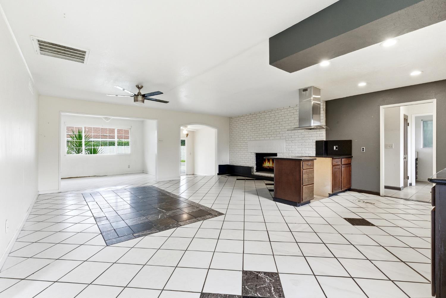 2579 Almond Ave, Sanger, CA 93657