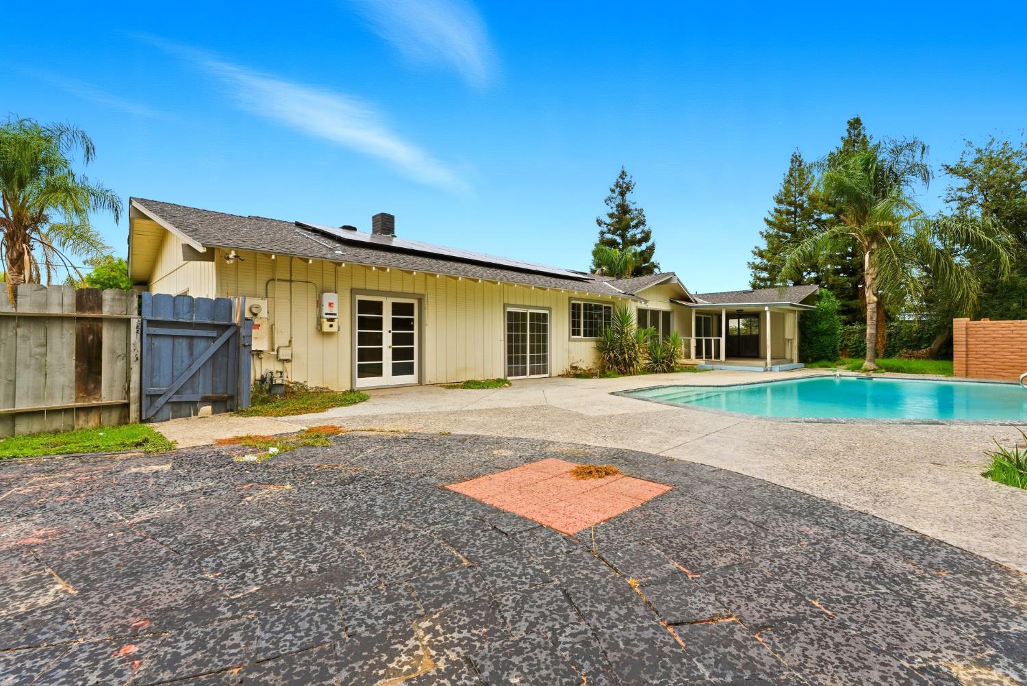 2579 Almond Ave, Sanger, CA 93657