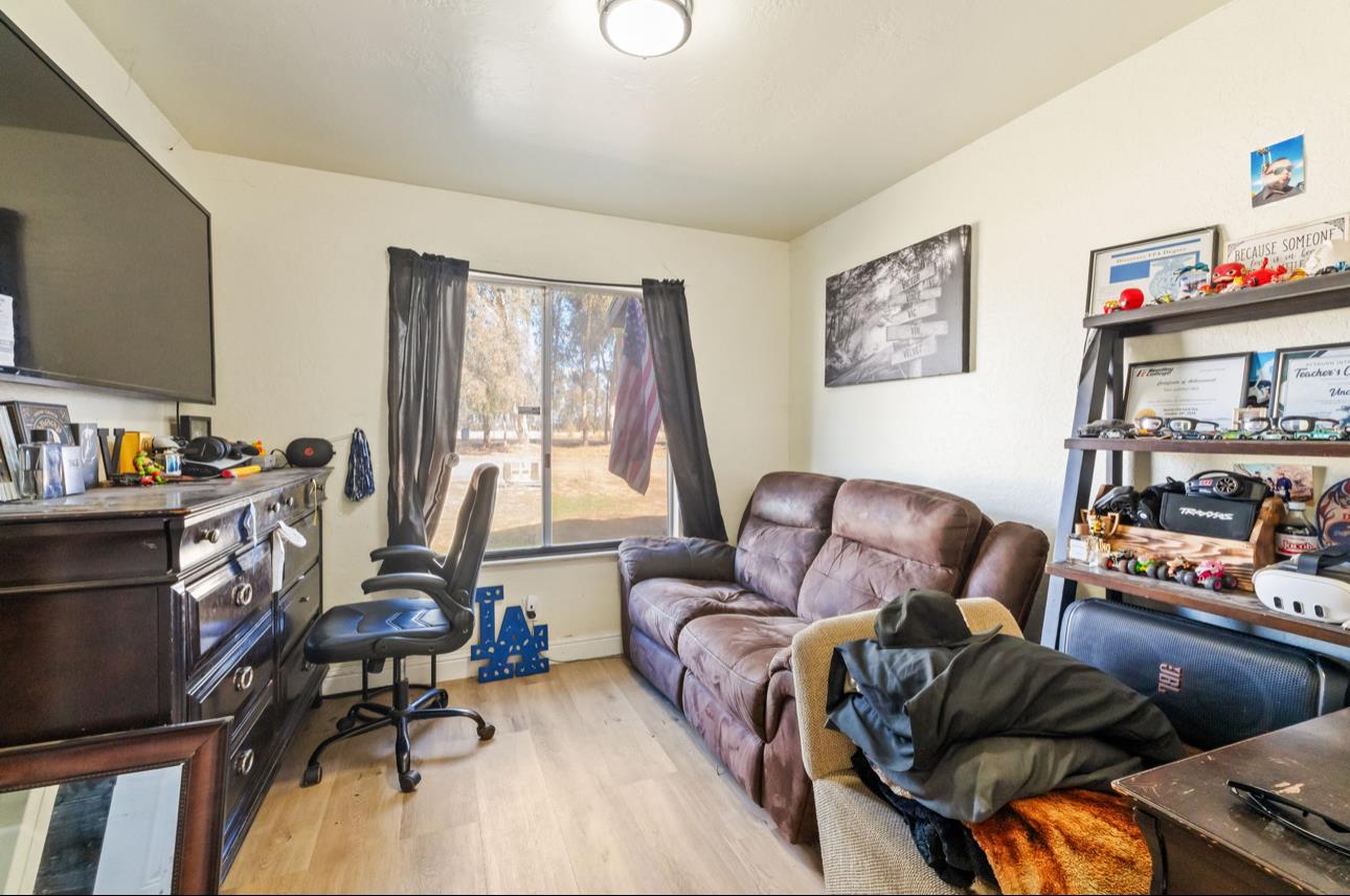 8289 E Mckinley Ave, Fresno, CA 93737