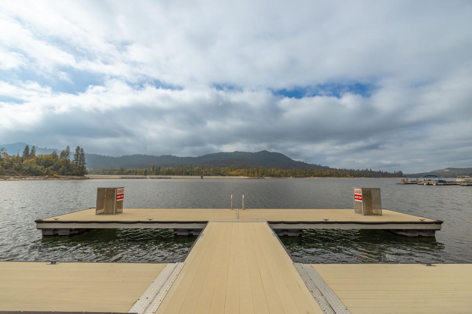 37745 Marina View Dr, Bass Lake, CA 93604