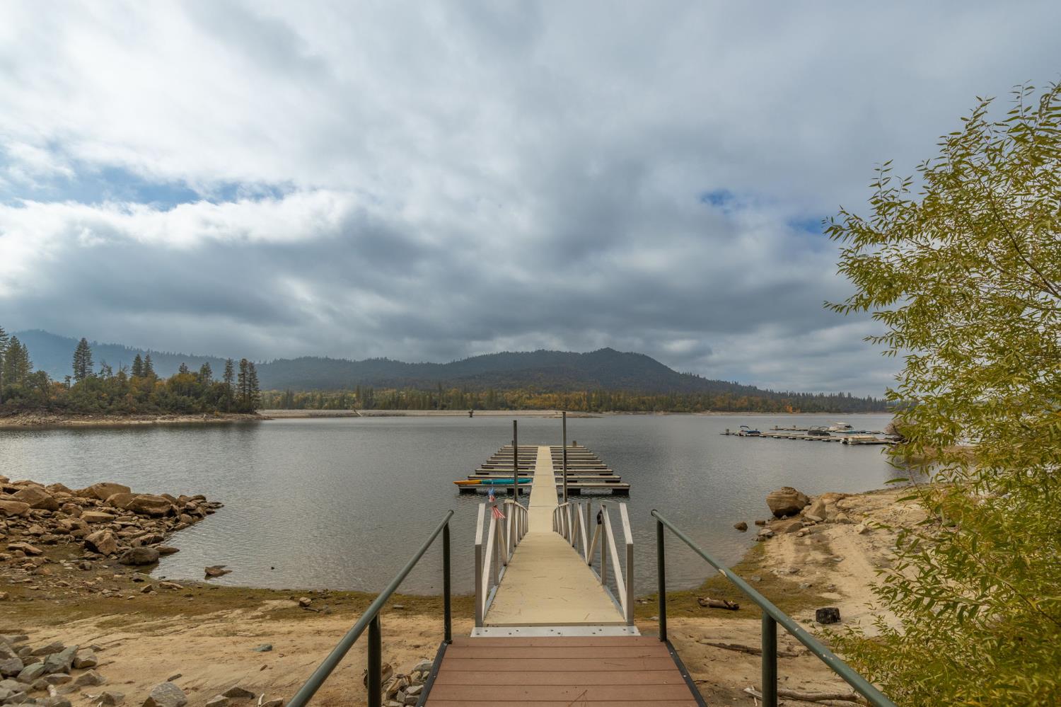 37745 Marina View Dr, Bass Lake, CA 93604