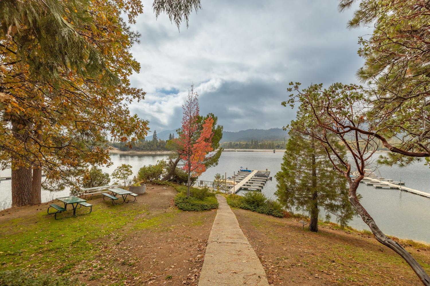 37745 Marina View Dr, Bass Lake, CA 93604
