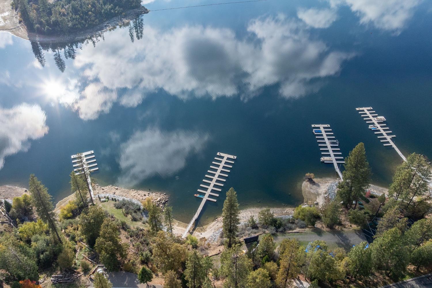 37745 Marina View Dr, Bass Lake, CA 93604