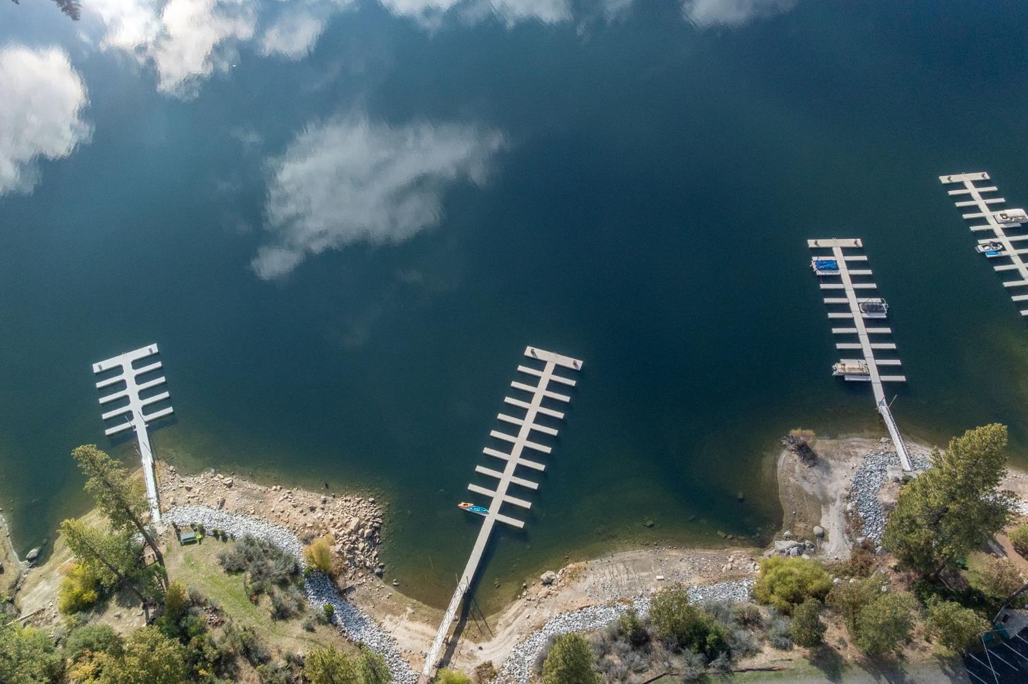 37745 Marina View Dr, Bass Lake, CA 93604