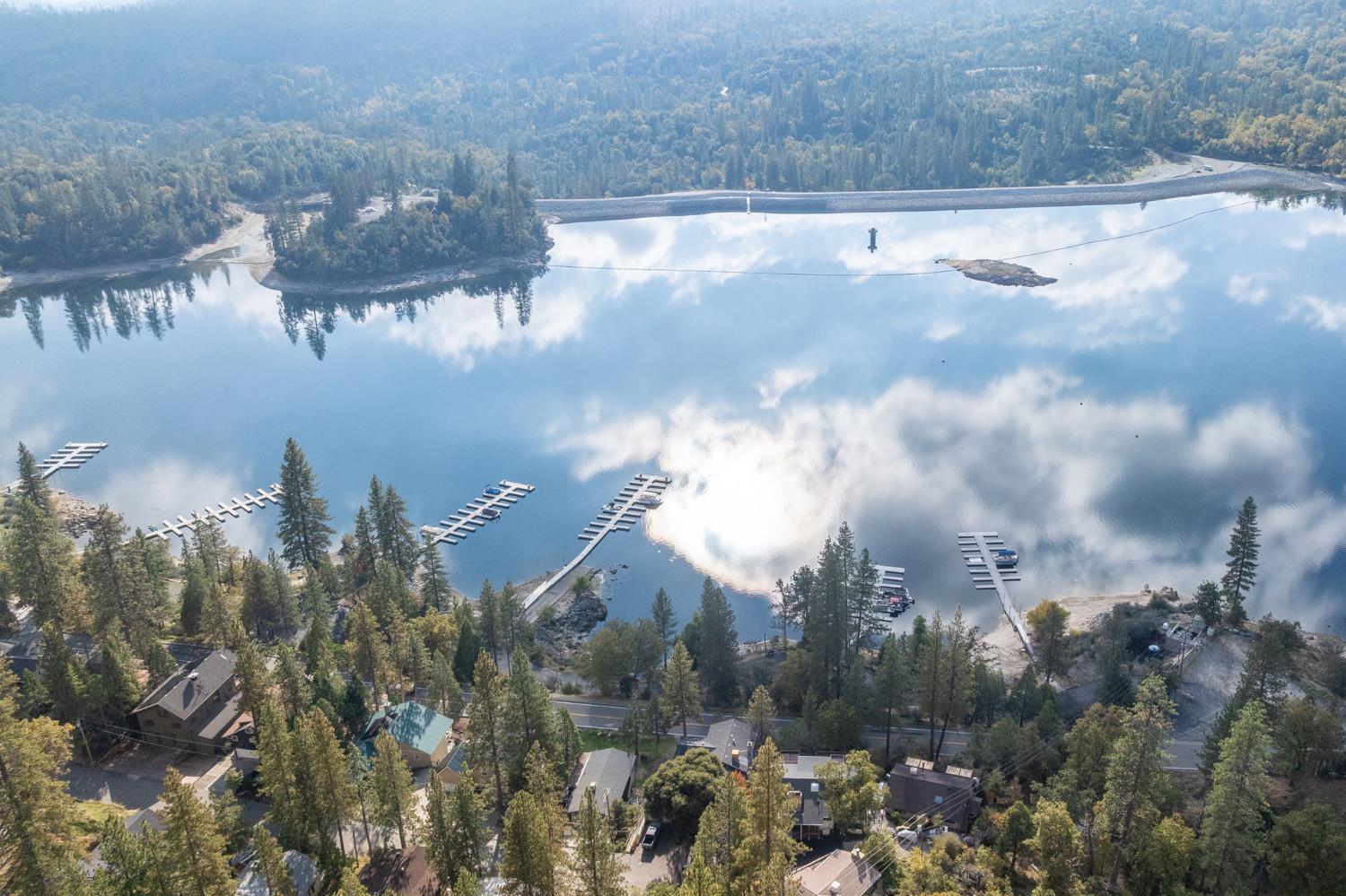 37745 Marina View Dr, Bass Lake, CA 93604