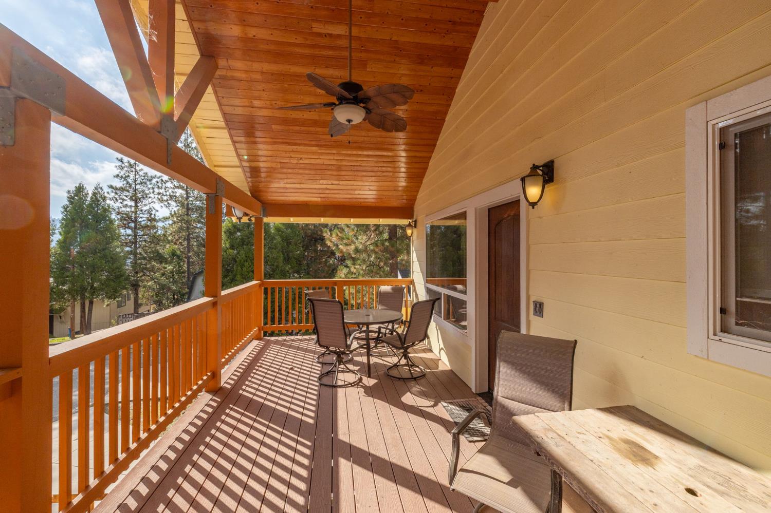 37745 Marina View Dr, Bass Lake, CA 93604