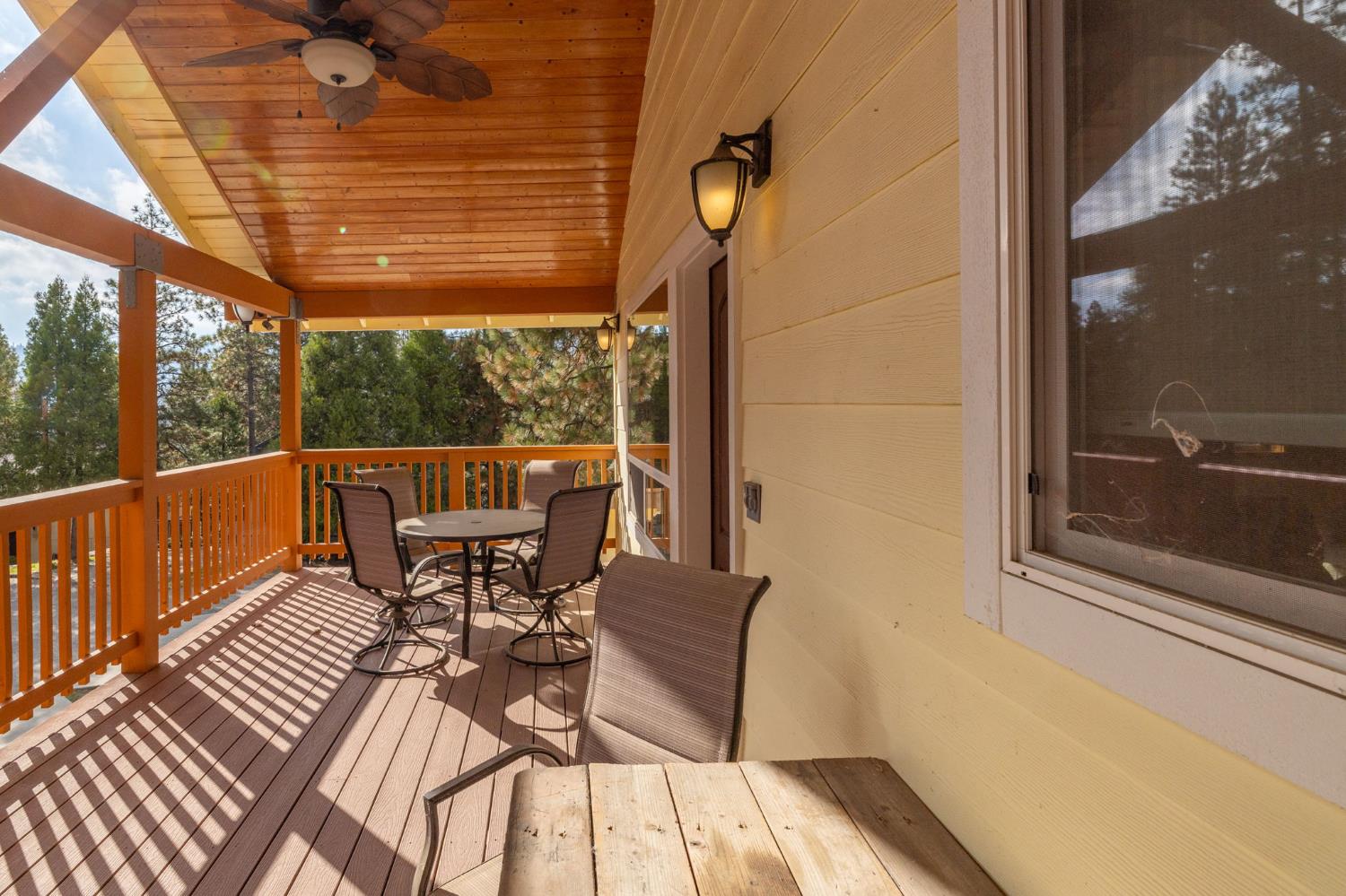 37745 Marina View Dr, Bass Lake, CA 93604