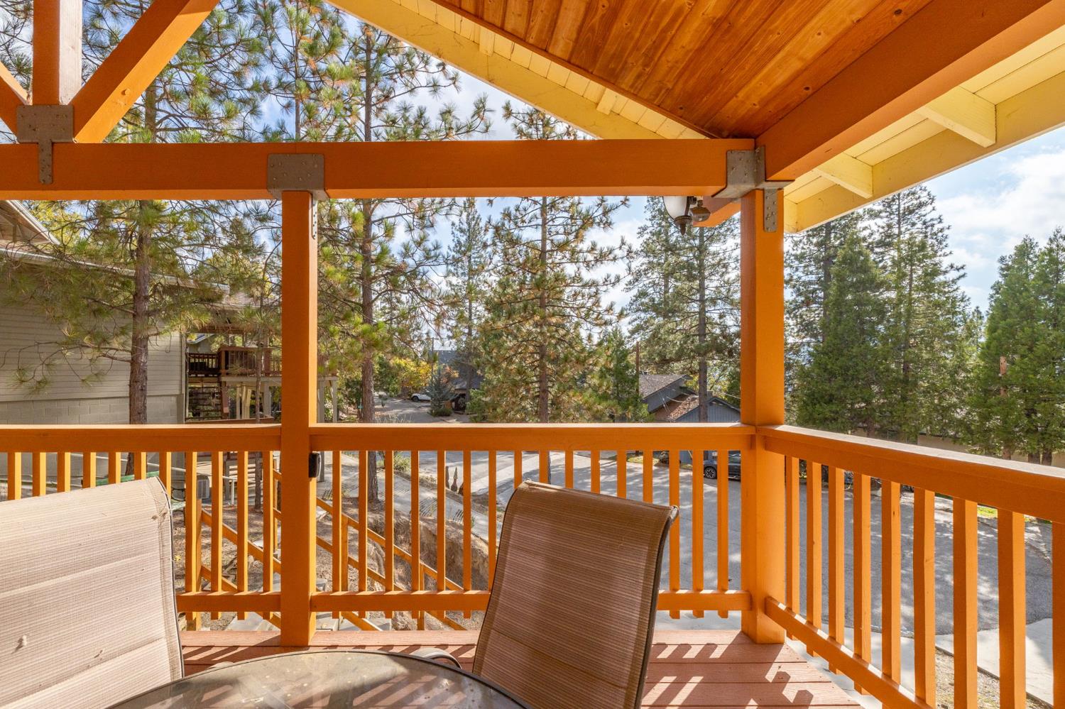 37745 Marina View Dr, Bass Lake, CA 93604