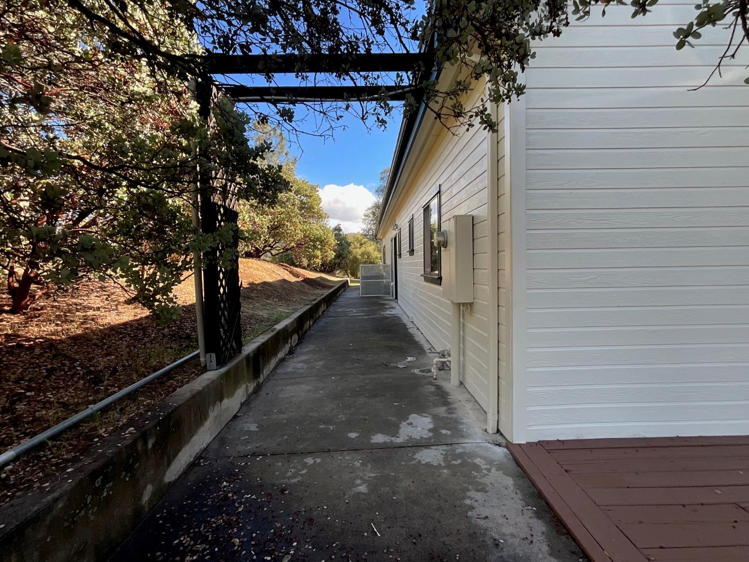 32011 Meadowridge Rd, Coarsegold, CA 93614