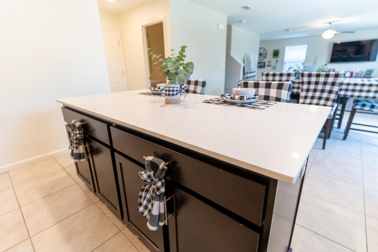 3310 N Church St, Visalia, CA 93291