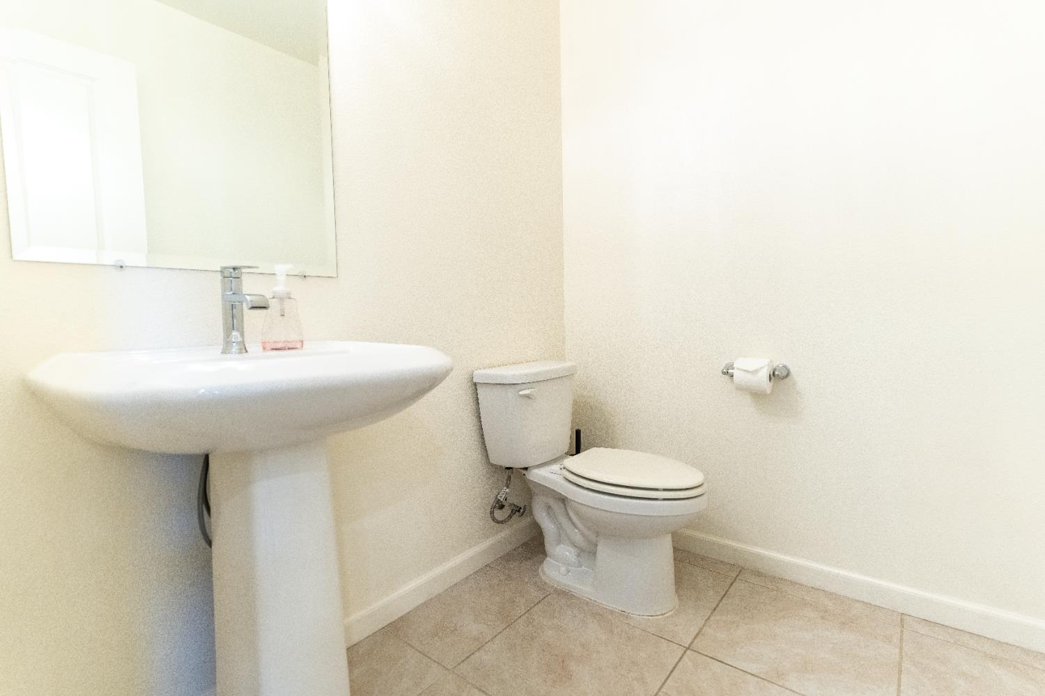 3310 N Church St, Visalia, CA 93291