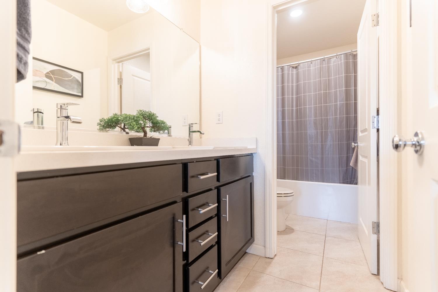 3310 N Church St, Visalia, CA 93291