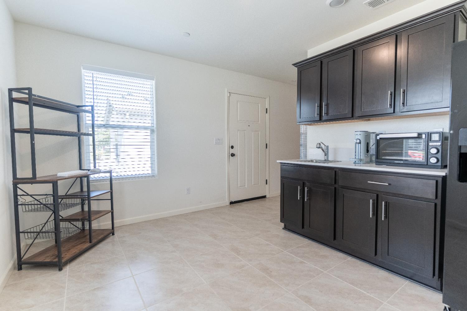 3310 N Church St, Visalia, CA 93291