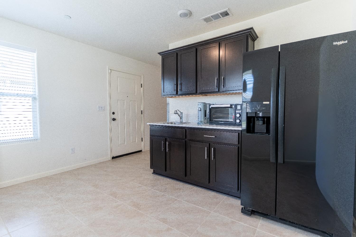 3310 N Church St, Visalia, CA 93291