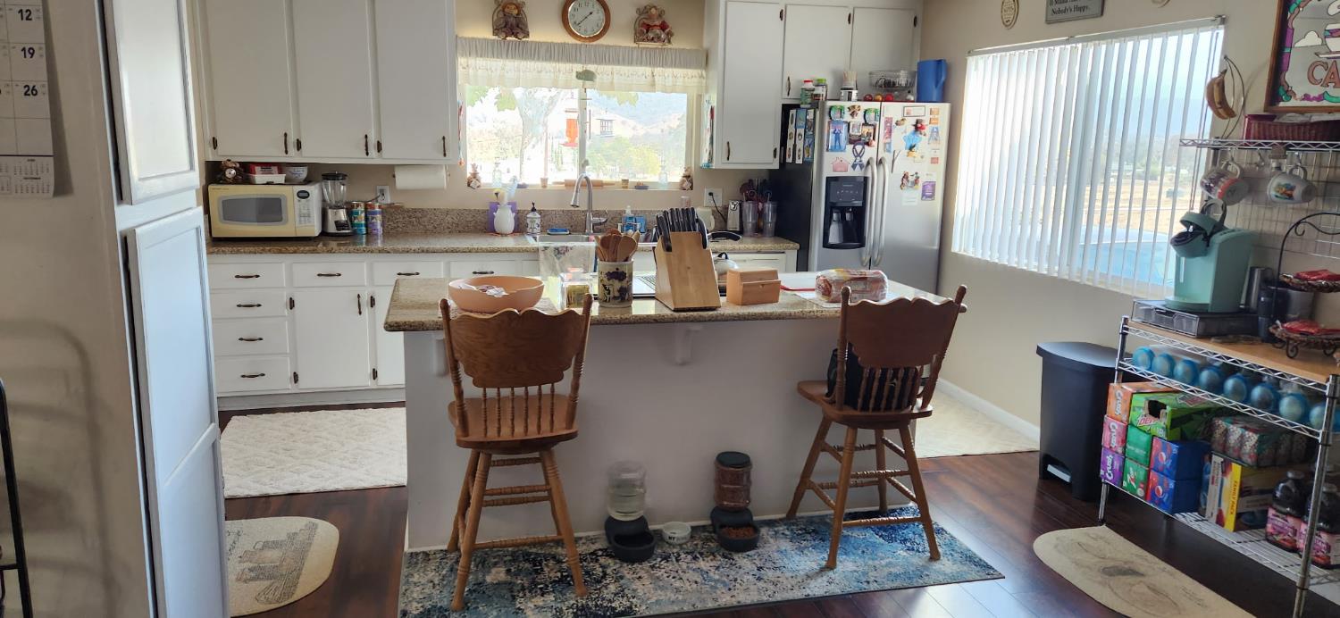 28755 Burrough Valley Rd, Tollhouse, CA 93667