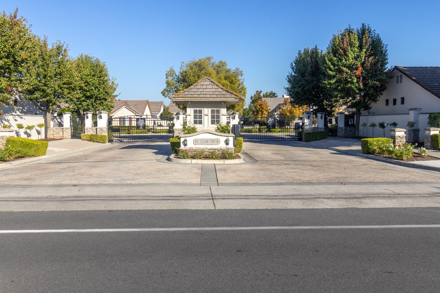 2157 W Rue St Michel, Fresno, CA 93711