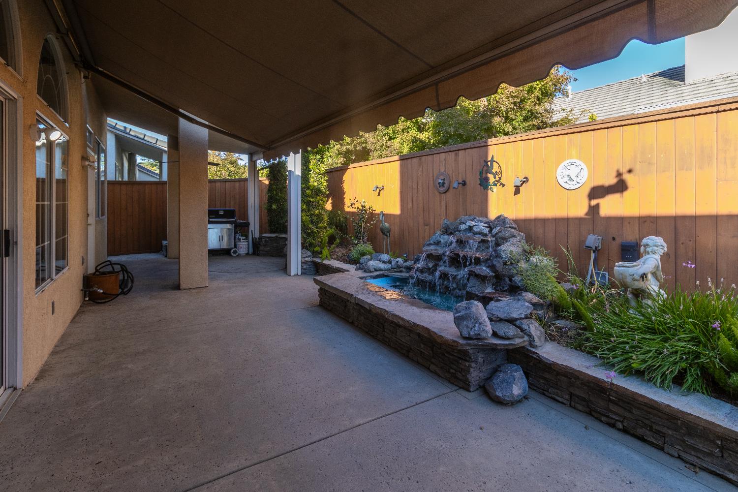 2157 W Rue St Michel, Fresno, CA 93711