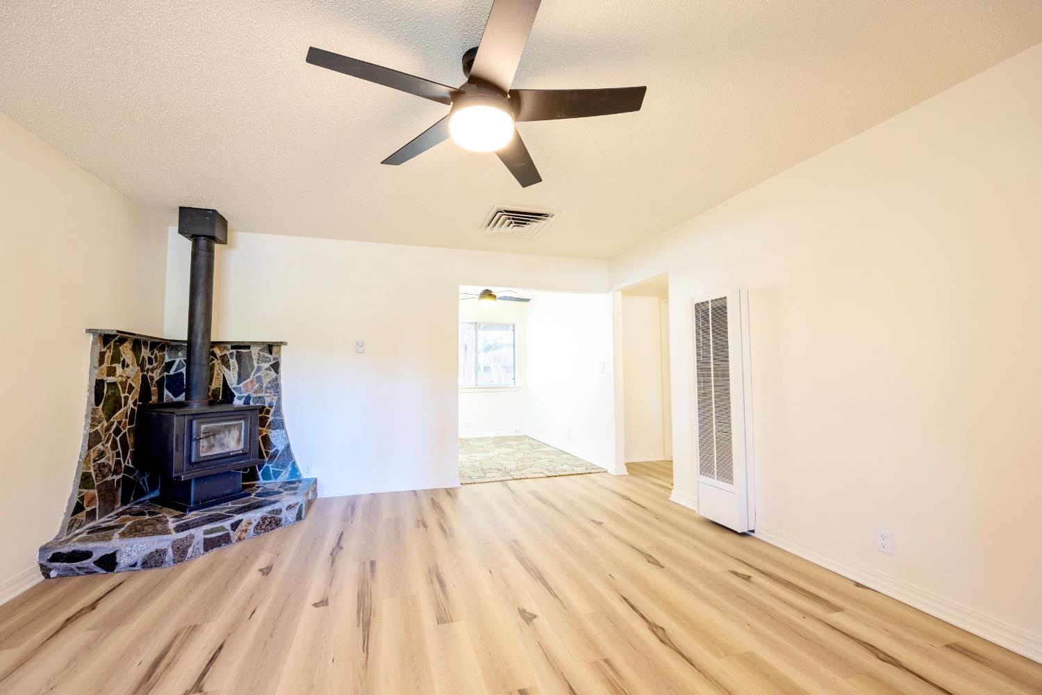 49820 Pierce Ct, Oakhurst, CA 93644