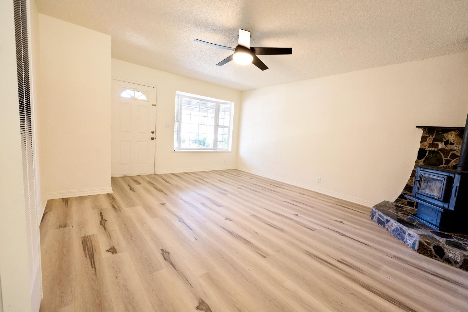 49820 Pierce Ct, Oakhurst, CA 93644