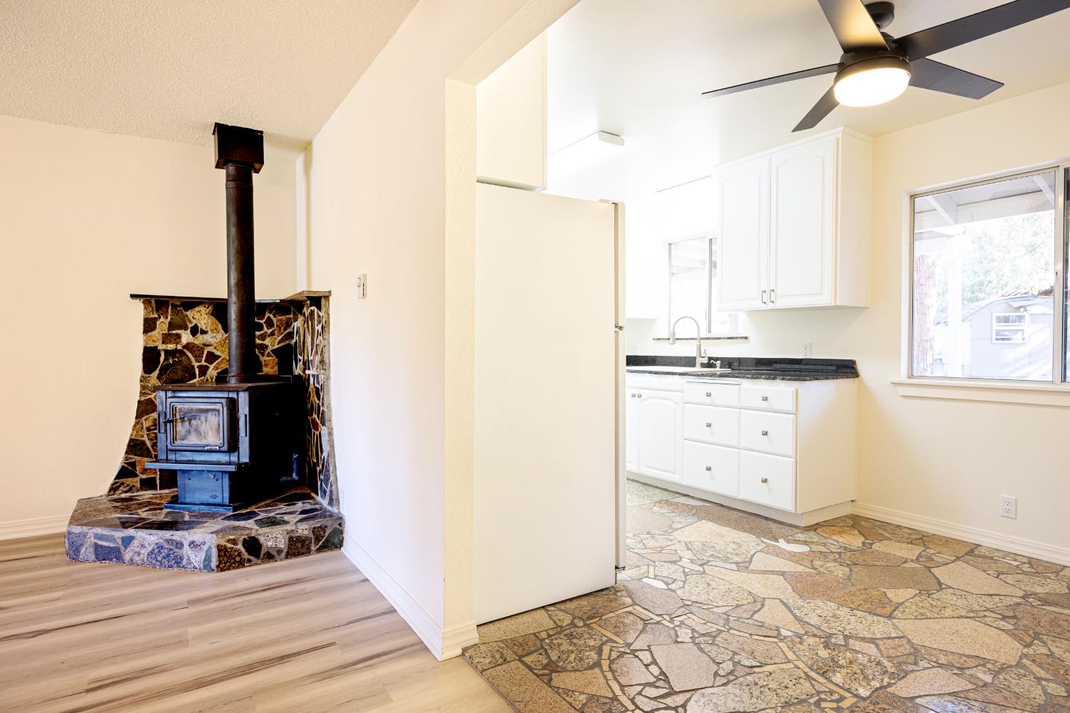 49820 Pierce Ct, Oakhurst, CA 93644