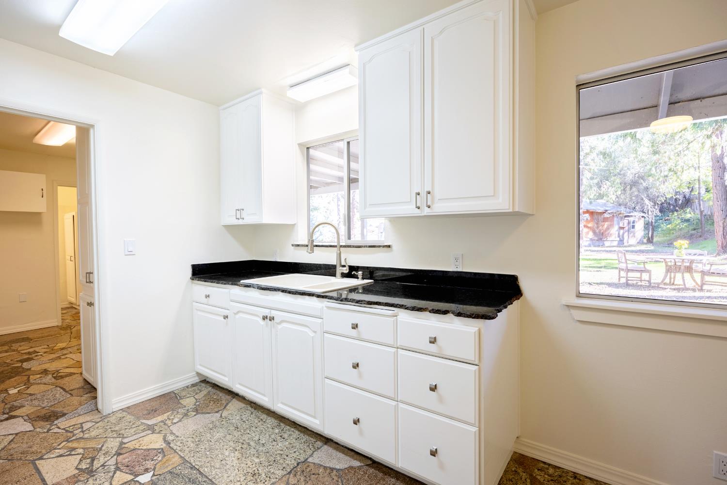 49820 Pierce Ct, Oakhurst, CA 93644