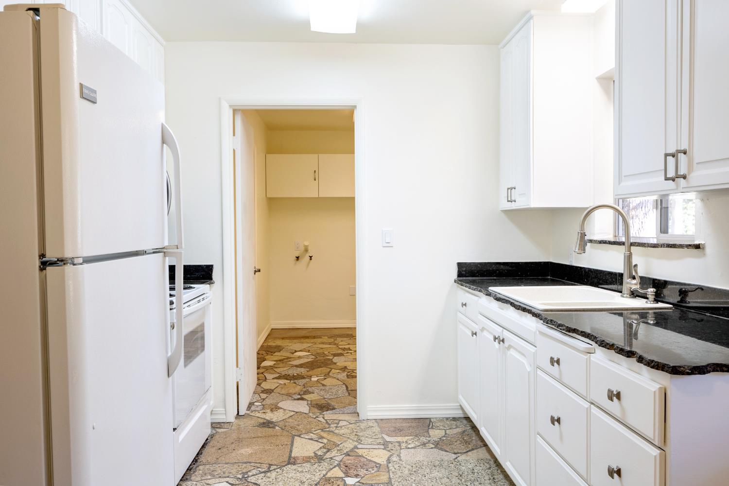 49820 Pierce Ct, Oakhurst, CA 93644