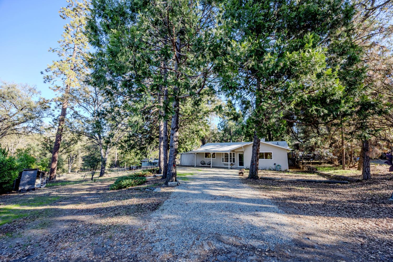 49820 Pierce Ct, Oakhurst, CA 93644