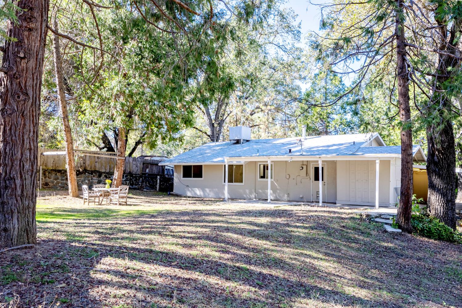 49820 Pierce Ct, Oakhurst, CA 93644