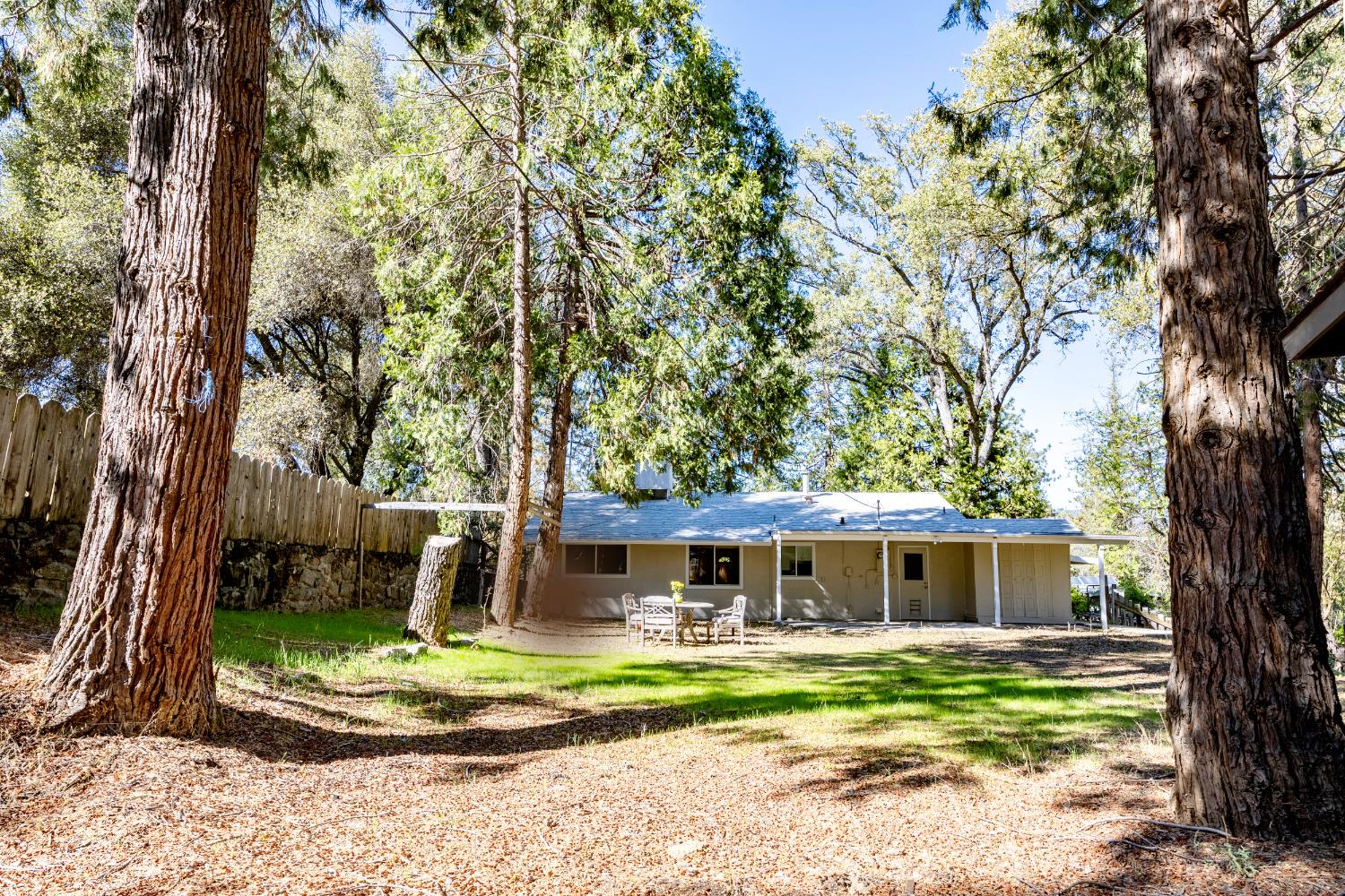 49820 Pierce Ct, Oakhurst, CA 93644