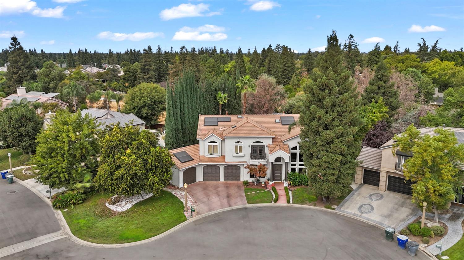 2550 E Jenny, Fresno, CA 93720