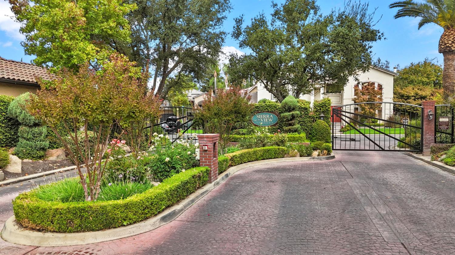 2550 E Jenny, Fresno, CA 93720