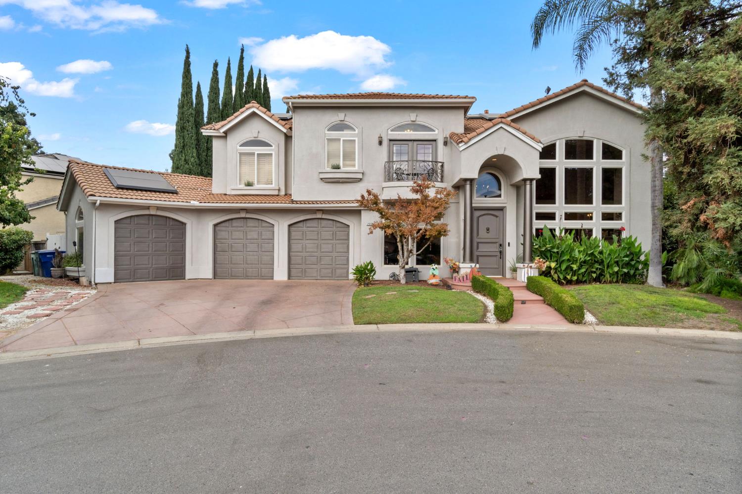 2550 E Jenny, Fresno, CA 93720