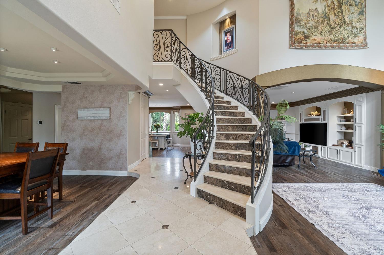 2550 E Jenny, Fresno, CA 93720