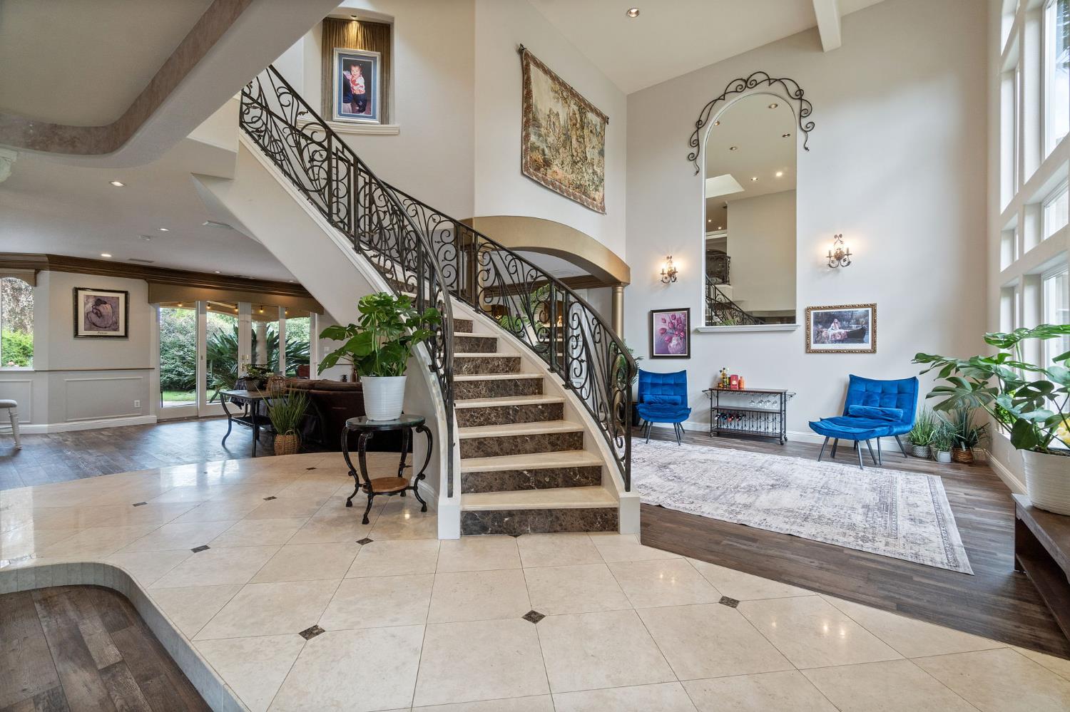 2550 E Jenny, Fresno, CA 93720