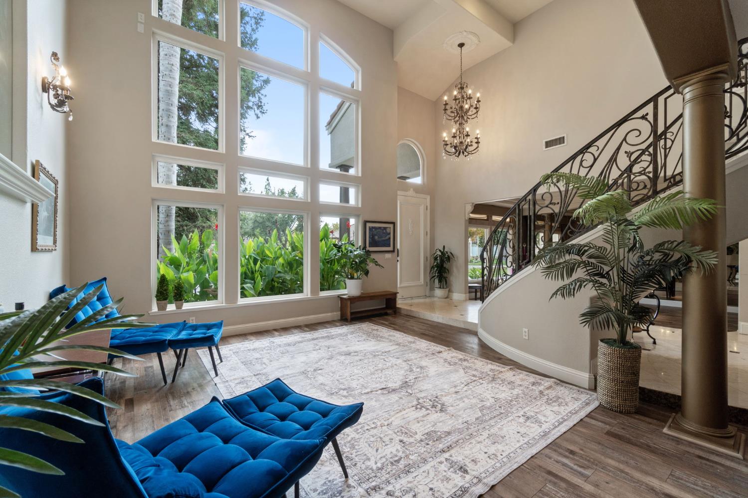 2550 E Jenny, Fresno, CA 93720