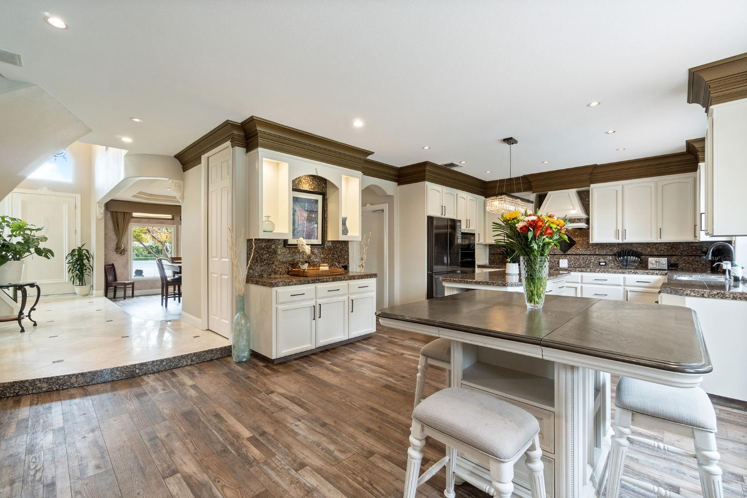 2550 E Jenny, Fresno, CA 93720