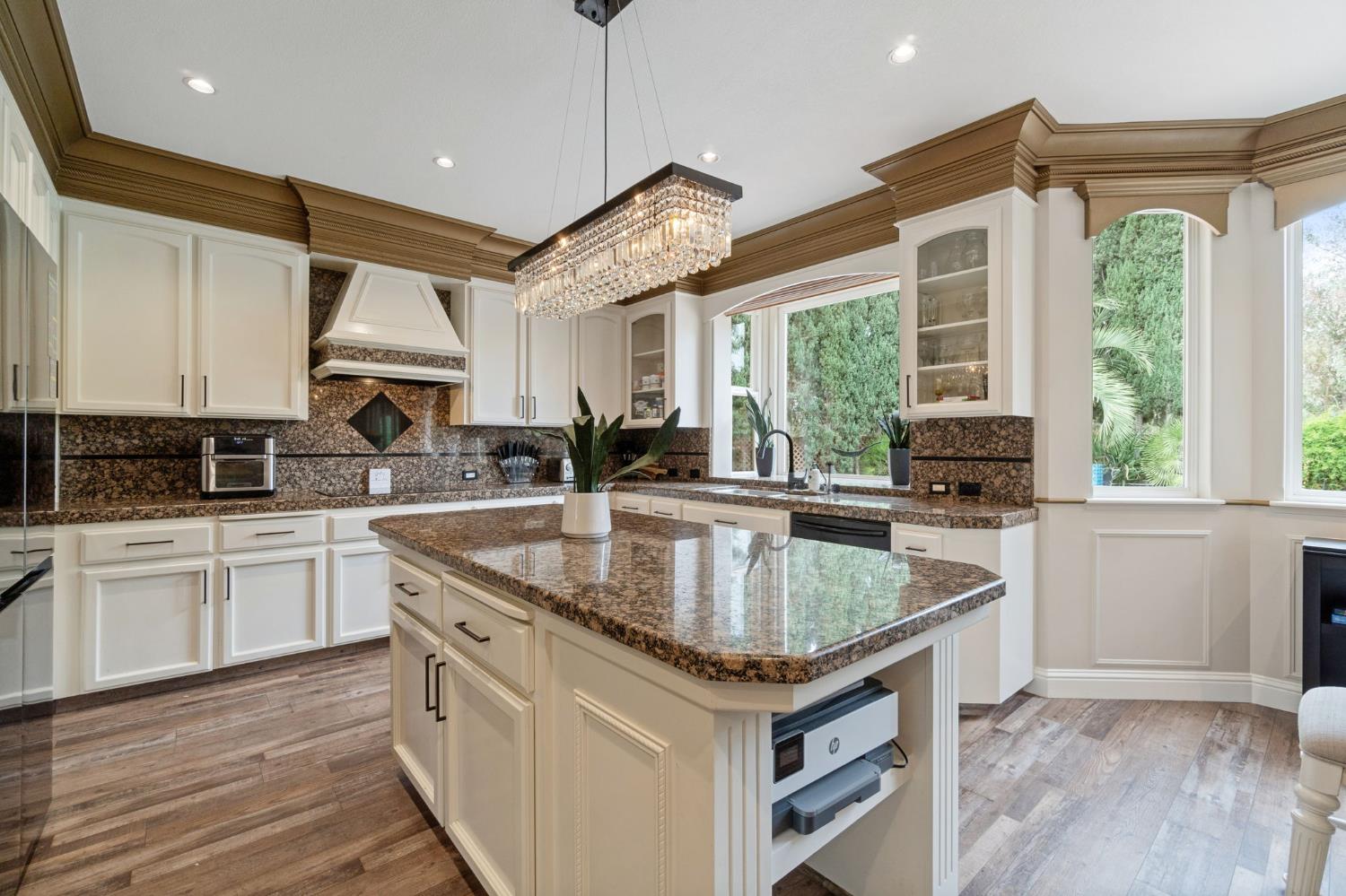 2550 E Jenny, Fresno, CA 93720