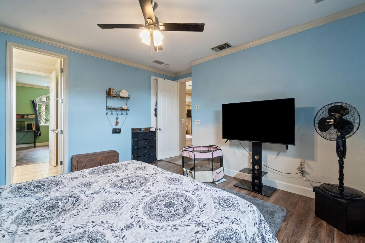 2550 E Jenny, Fresno, CA 93720