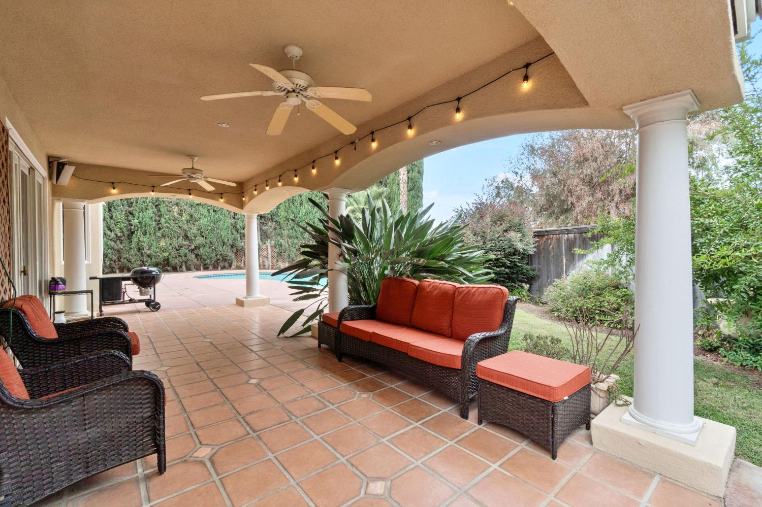 2550 E Jenny, Fresno, CA 93720