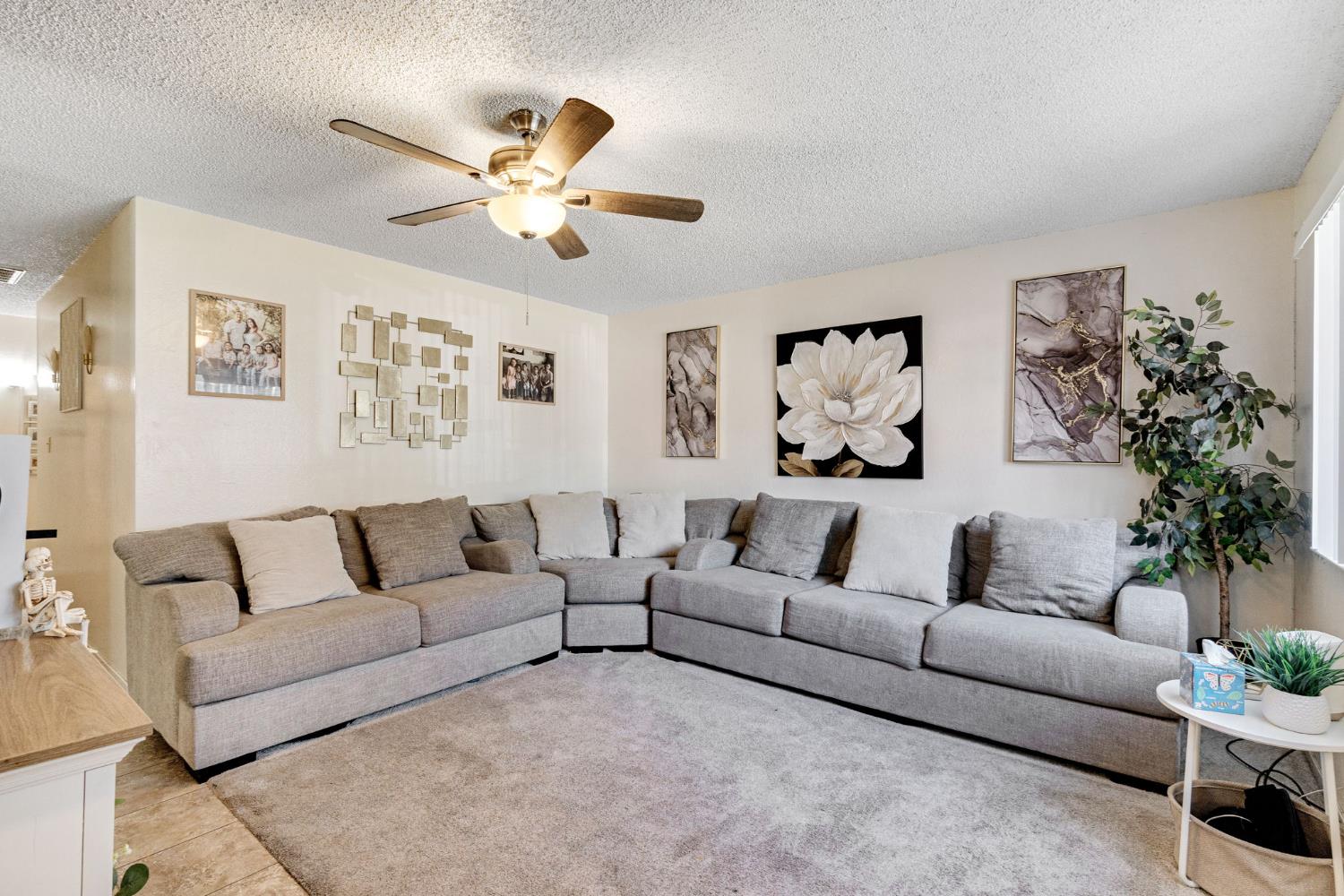 3097 W Santa Ana Ave, Fresno, CA 93722