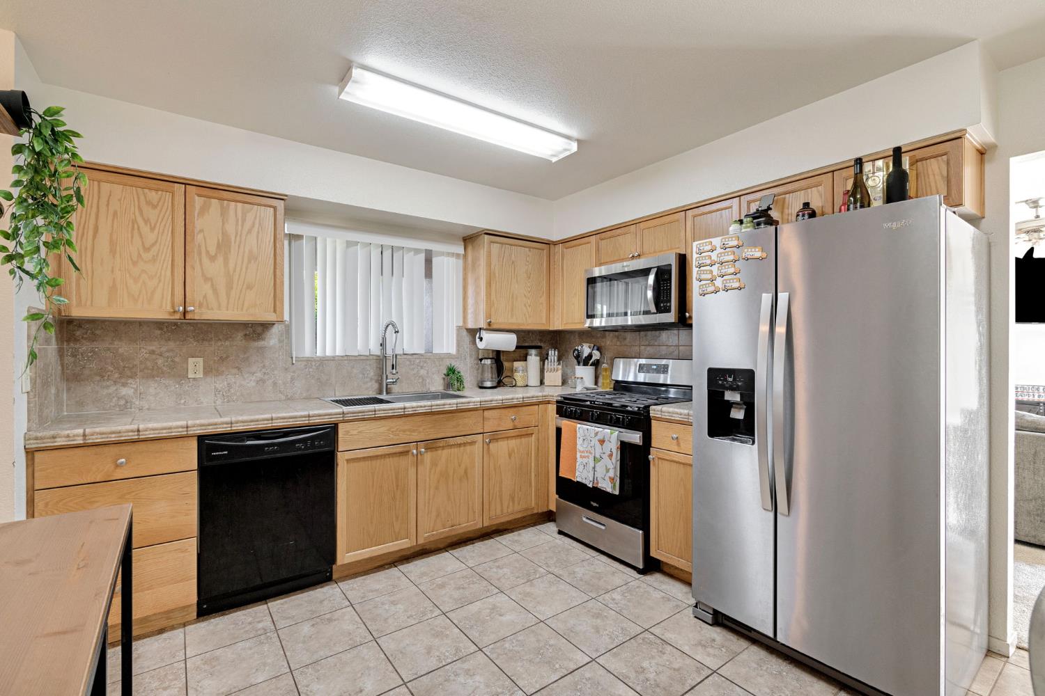 3097 W Santa Ana Ave, Fresno, CA 93722