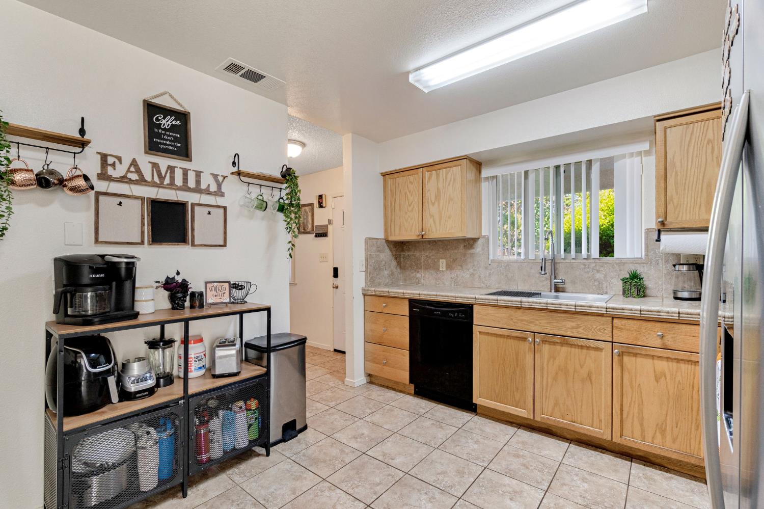 3097 W Santa Ana Ave, Fresno, CA 93722