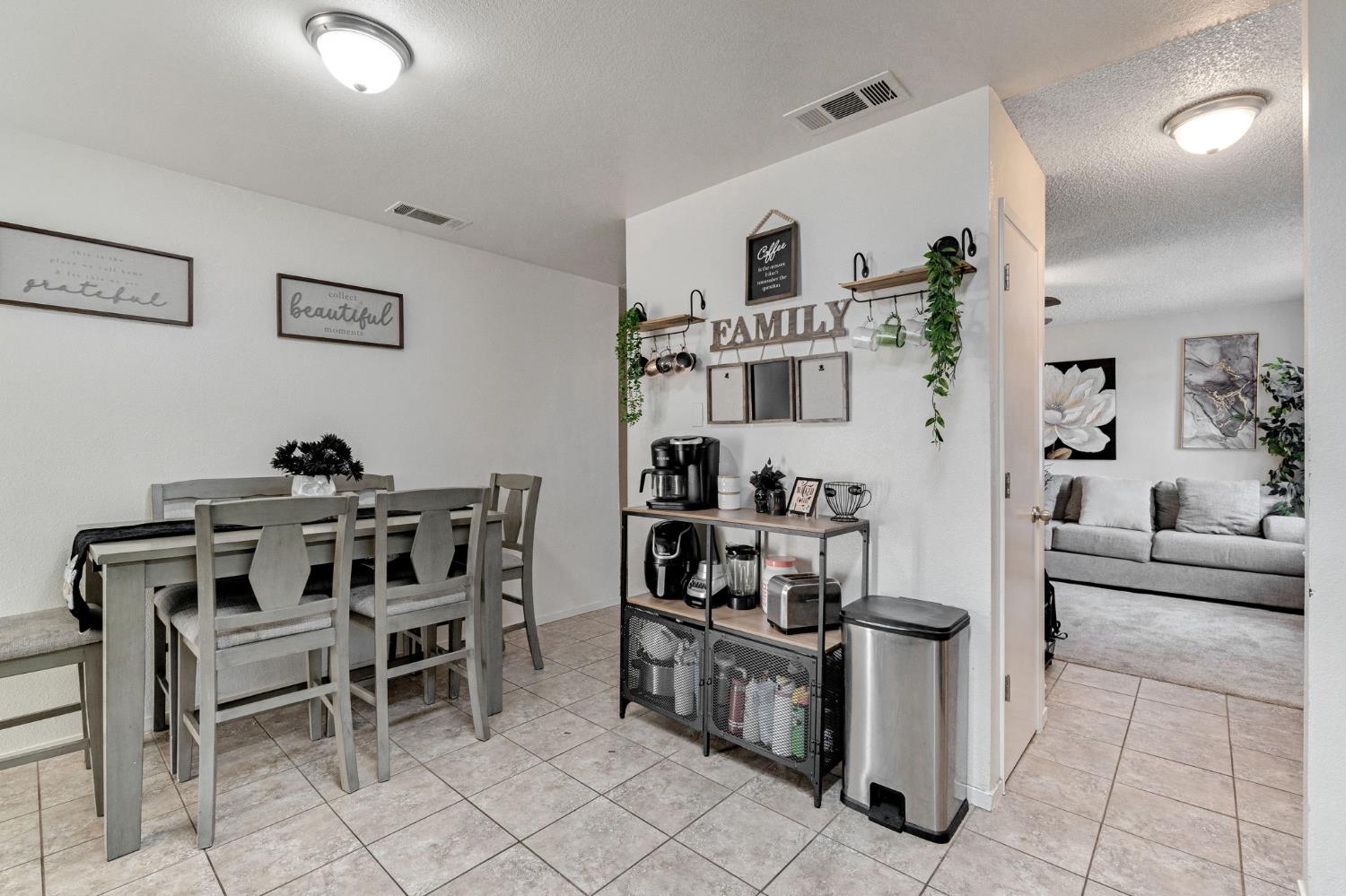 3097 W Santa Ana Ave, Fresno, CA 93722