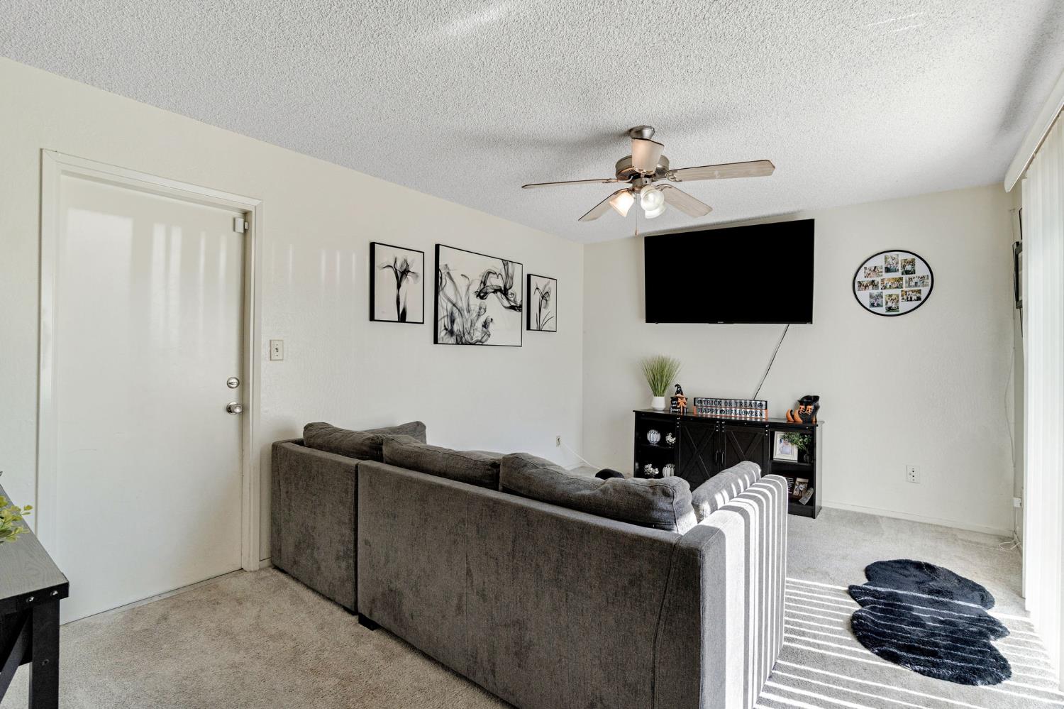 3097 W Santa Ana Ave, Fresno, CA 93722