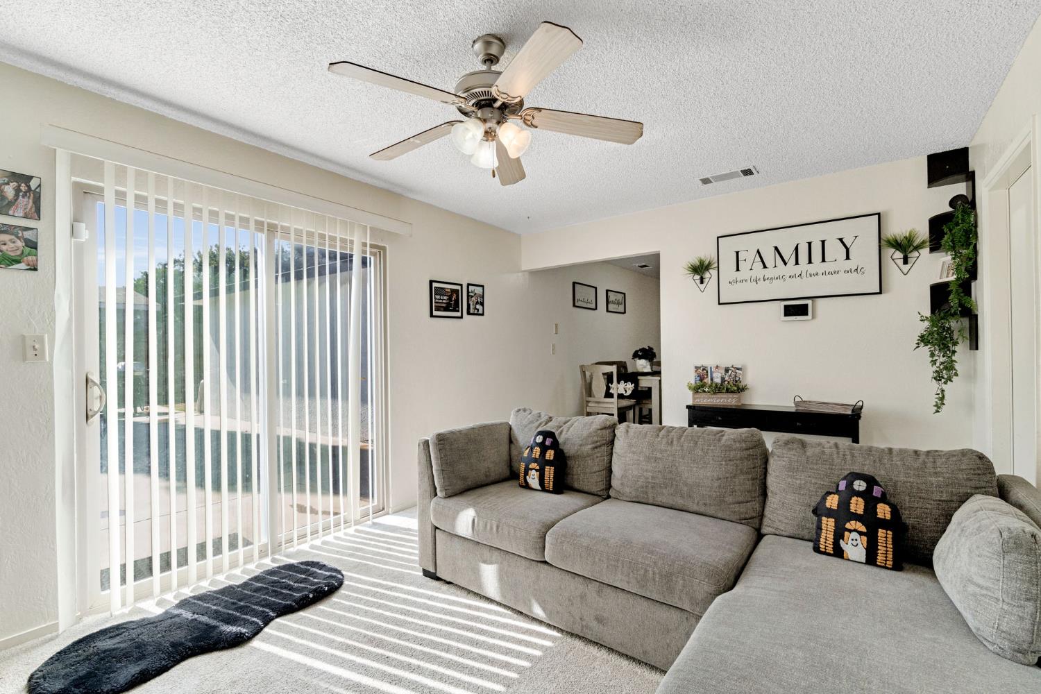 3097 W Santa Ana Ave, Fresno, CA 93722