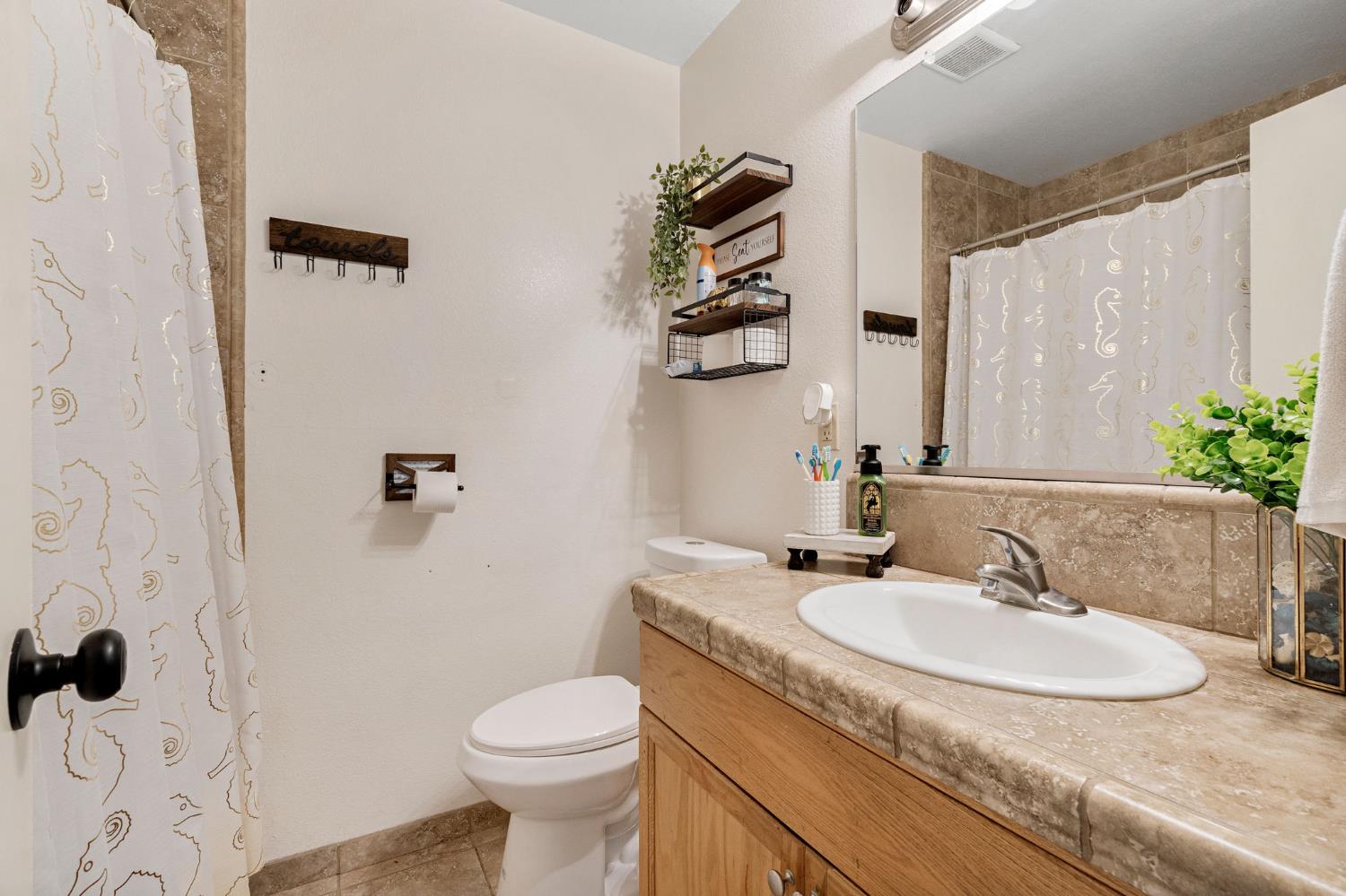 3097 W Santa Ana Ave, Fresno, CA 93722