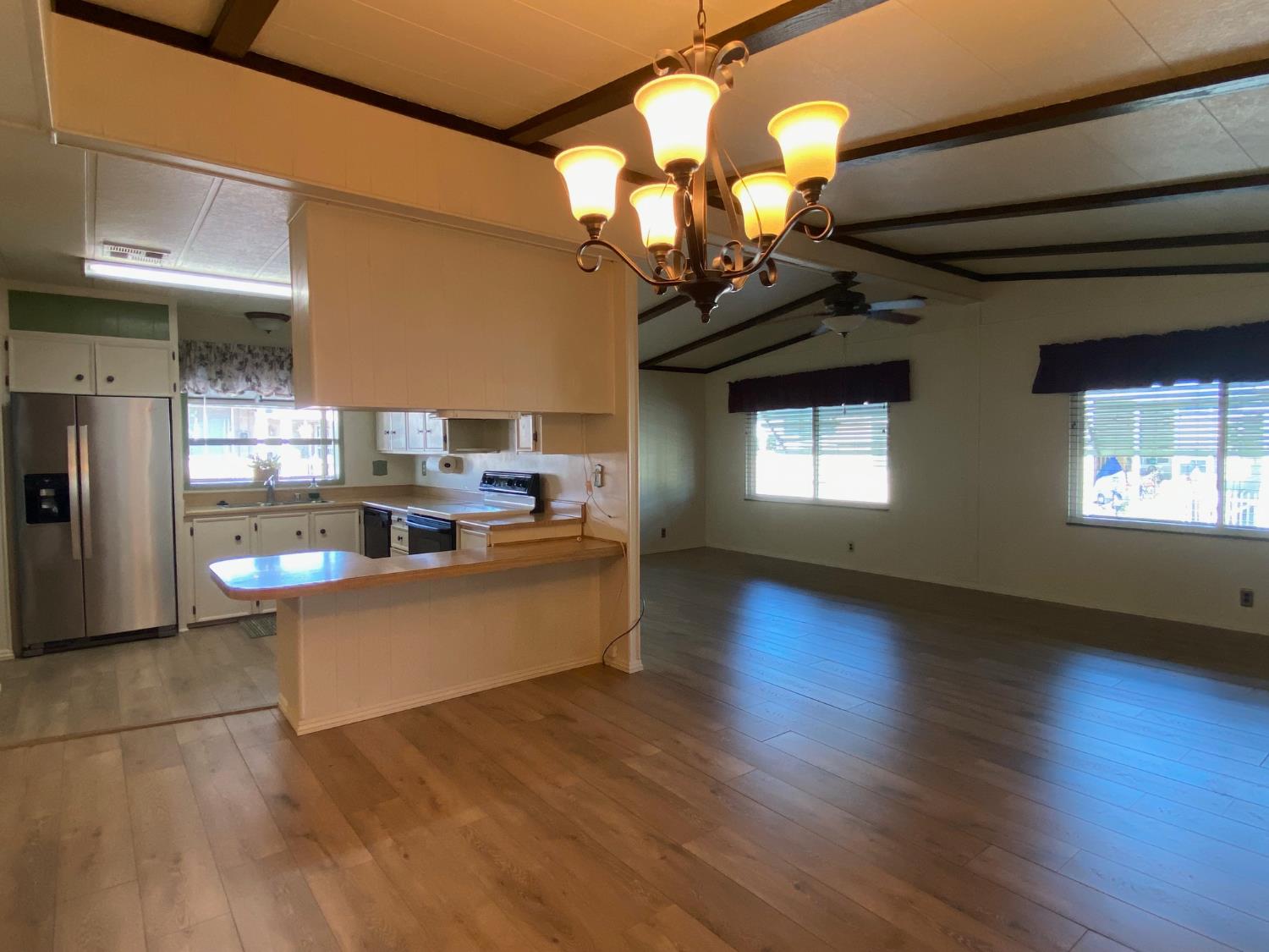 221 W Herndon Ave #107, Pinedale, CA 93650