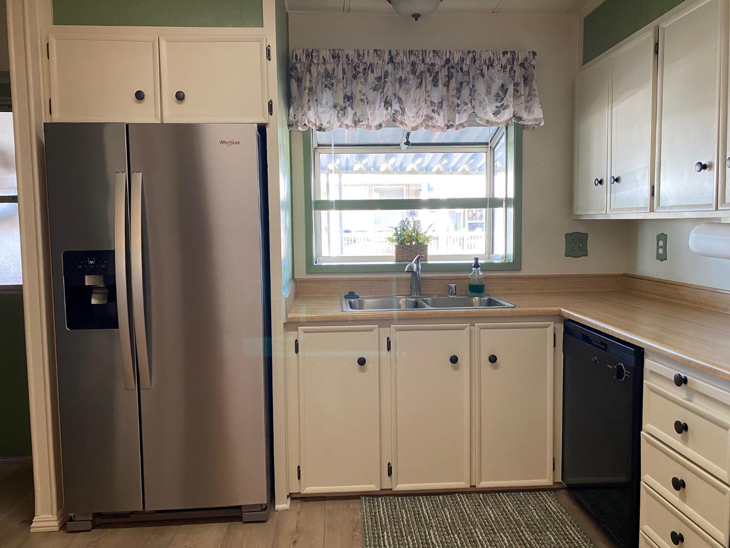 221 W Herndon Ave #107, Pinedale, CA 93650